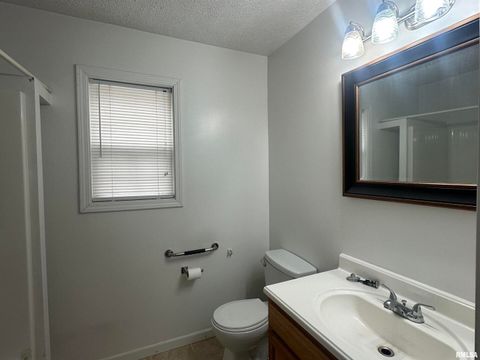 Tiny photo for 2020 E Creekwood Drive, Carbondale, IL 62901 (MLS # EB460053)