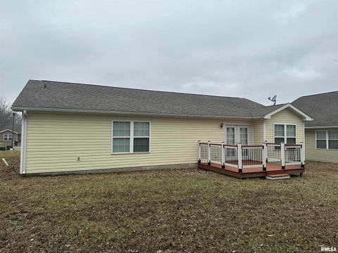 Tiny photo for 2020 E Creekwood Drive, Carbondale, IL 62901 (MLS # EB460053)