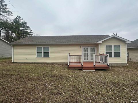 Tiny photo for 2020 E Creekwood Drive, Carbondale, IL 62901 (MLS # EB460053)