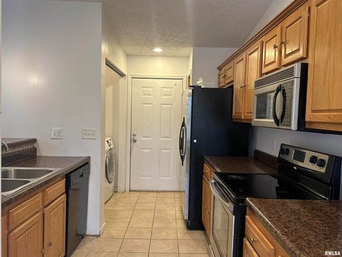 Tiny photo for 2020 E Creekwood Drive, Carbondale, IL 62901 (MLS # EB460053)