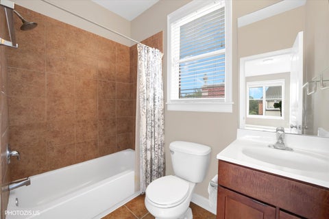 Tiny photo for 170 N Marion Street #14, Oak Park, IL 60302 (MLS # 12763165)