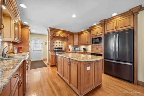 Tiny photo for 5N490 Hidden Springs Drive, St. Charles, IL 60175 (MLS # 12621417)