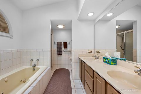 Tiny photo for 5N490 Hidden Springs Drive, St. Charles, IL 60175 (MLS # 12621417)