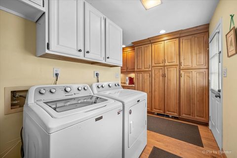 Tiny photo for 5N490 Hidden Springs Drive, St. Charles, IL 60175 (MLS # 12621417)