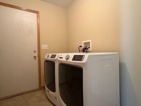Tiny photo for 211 Leah Court, Sycamore, IL 60178 (MLS # 12459389)