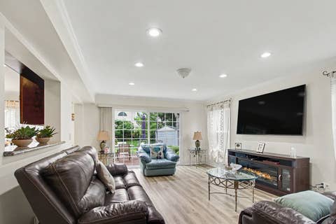 Tiny photo for 1709 Liberty Court, Mount Prospect, IL 60056 (MLS # 12719631)