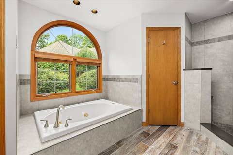 Tiny photo for 635 Magnolia Lane, Ottawa, IL 61350 (MLS # 12728693)