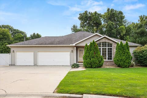 Tiny photo for 635 Magnolia Lane, Ottawa, IL 61350 (MLS # 12728693)