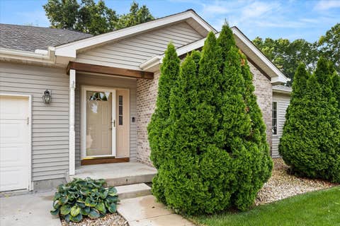 Tiny photo for 635 Magnolia Lane, Ottawa, IL 61350 (MLS # 12728693)