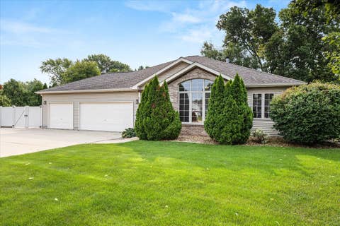Photo of 635 Magnolia Lane, Ottawa, IL 61350 (MLS # 12728693)