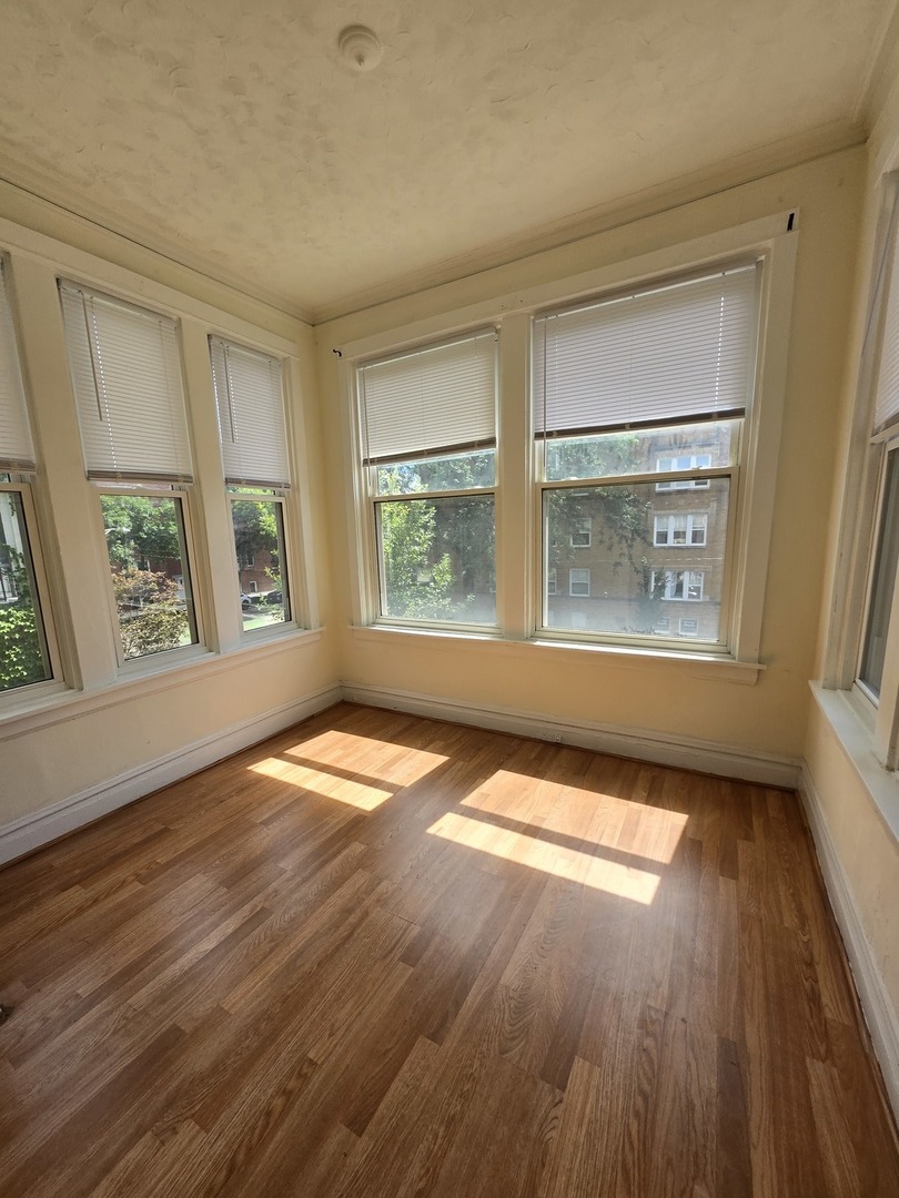 2606 W Argyle Street 2