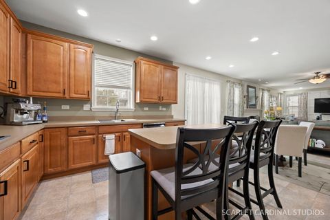 Tiny photo for 253 Bluegrass Parkway, Oswego, IL 60543 (MLS # 12611087)