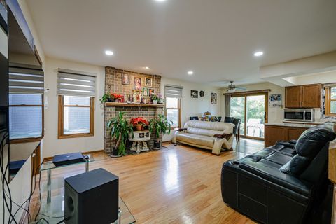 Tiny photo for 1205 E Camp McDonald Road, Prospect Heights, IL 60070 (MLS # 12503889)