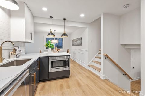 Tiny photo for 1942 Trail Ridge Street, Arlington Heights, IL 60004 (MLS # 12526673)