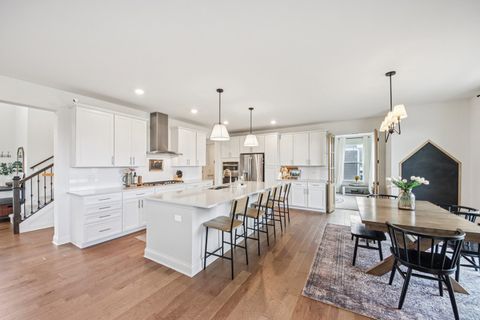 Tiny photo for 1014 Persimmon Court, Crystal Lake, IL 60012 (MLS # 12607286)