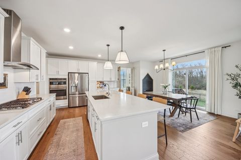 Tiny photo for 1014 Persimmon Court, Crystal Lake, IL 60012 (MLS # 12607286)