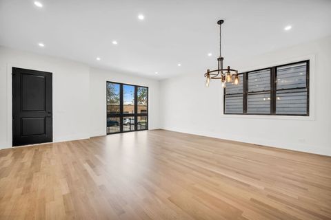 Tiny photo for 3903 N Drake Avenue, Chicago, IL 60618 (MLS # 12477172)