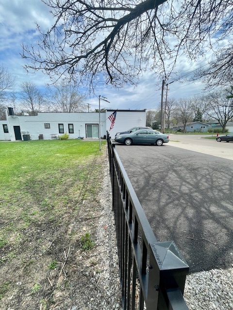 302 W Naperville Road