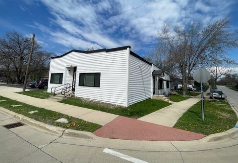 302 W Naperville Road Westmont IL 60559
