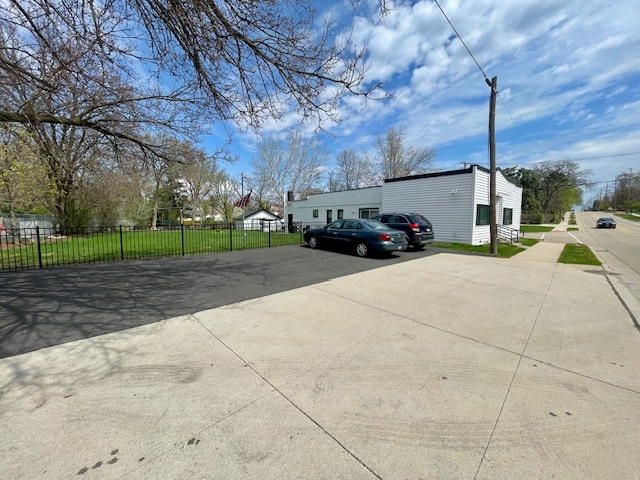 302 W Naperville Road