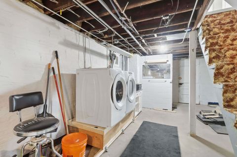 Tiny photo for 2010 Lillie Avenue, Davenport, IA 52804 (MLS # 100000279)