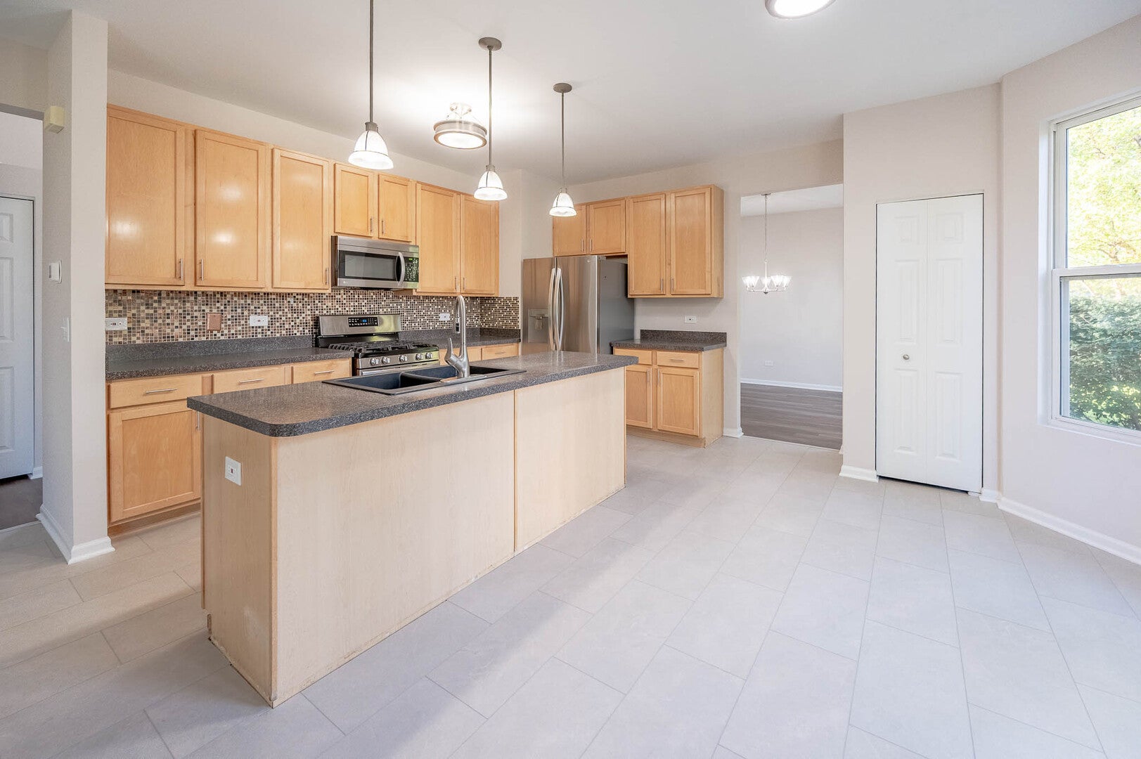 1401 Bridgehampton Drive