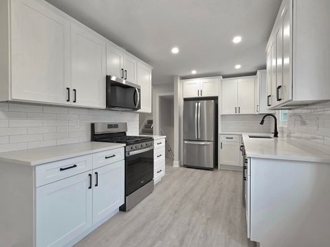 Tiny photo for 836 Regent Street, New Lenox, IL 60451 (MLS # 12627379)