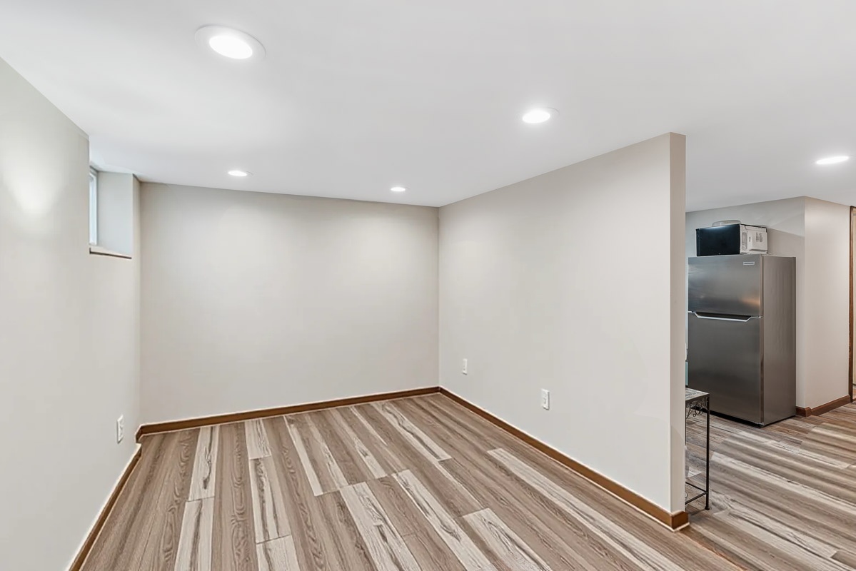 1301 W Nelson Street G