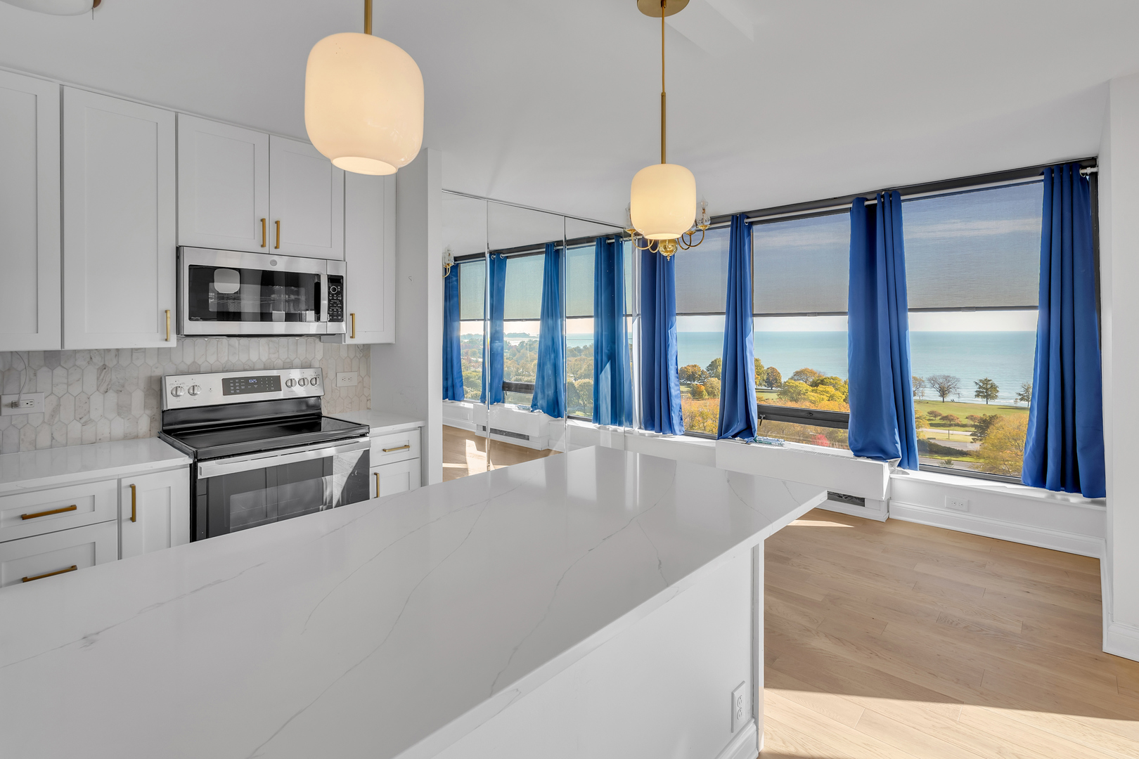 Chicago, Illinois 60640, United States, 2 Bedrooms Bedrooms, ,2 BathroomsBathrooms,Residential,Active,238100