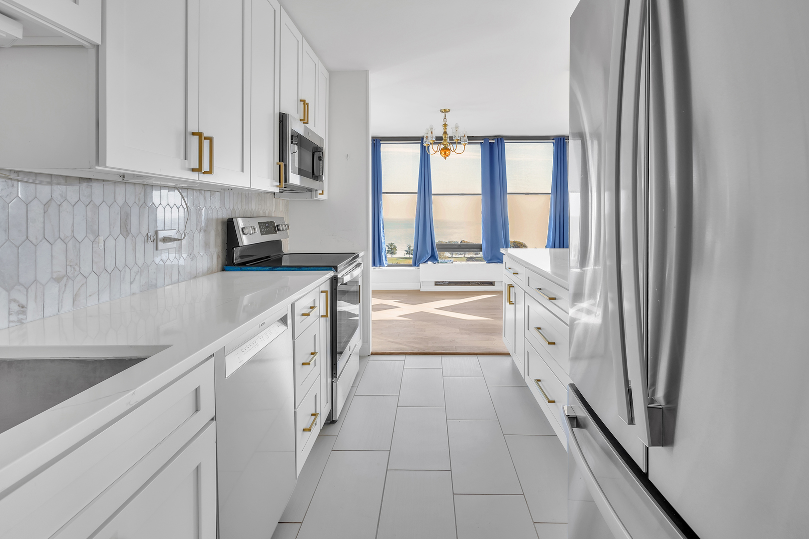 Chicago, Illinois 60640, United States, 2 Bedrooms Bedrooms, ,2 BathroomsBathrooms,Residential,Active,238100