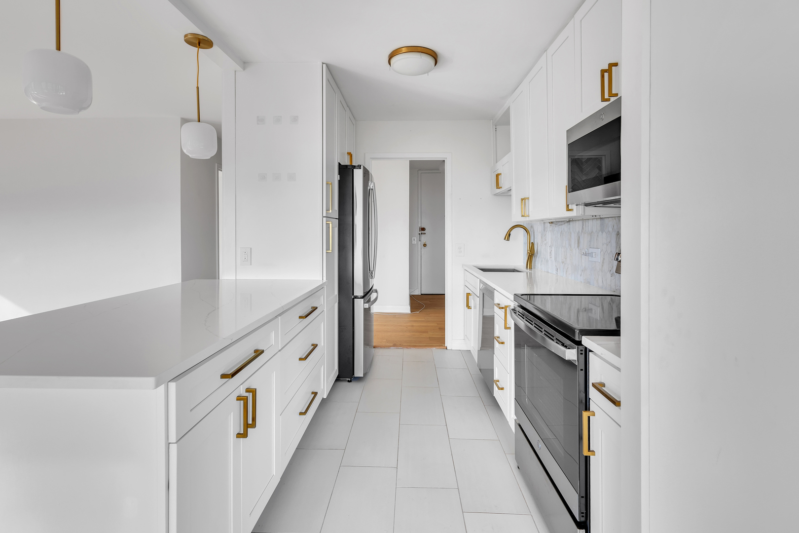 Chicago, Illinois 60640, United States, 2 Bedrooms Bedrooms, ,2 BathroomsBathrooms,Residential,Active,238100