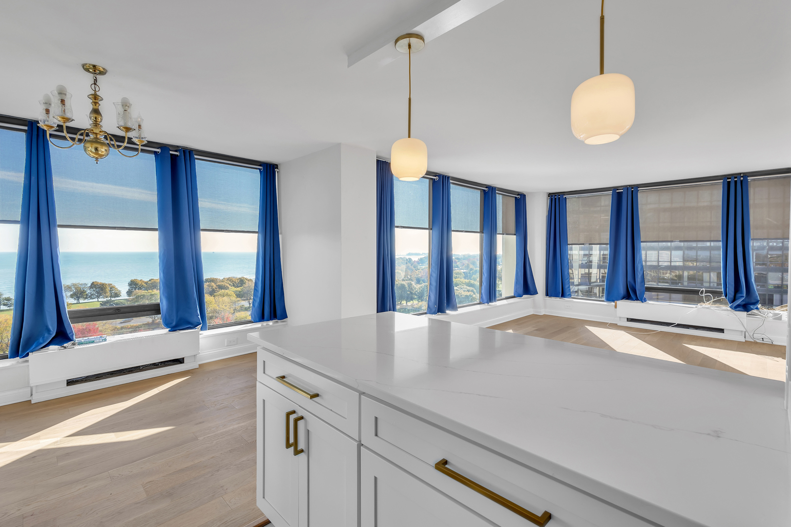 Chicago, Illinois 60640, United States, 2 Bedrooms Bedrooms, ,2 BathroomsBathrooms,Residential,Active,238100