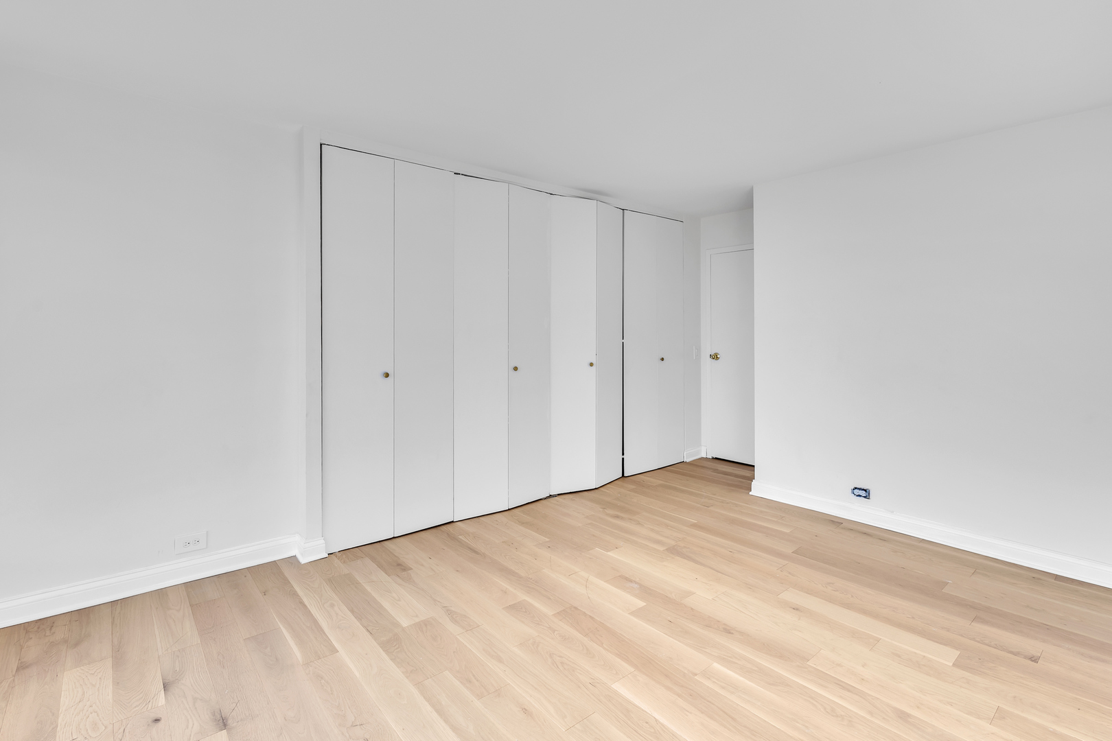 Chicago, Illinois 60640, United States, 2 Bedrooms Bedrooms, ,2 BathroomsBathrooms,Residential,Active,238100