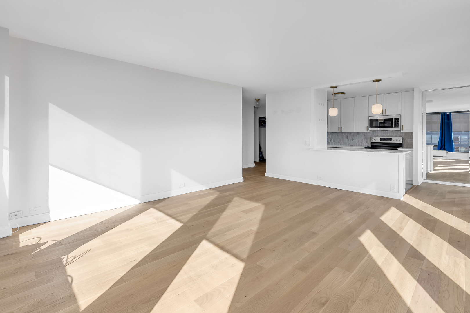 Chicago, Illinois 60640, United States, 2 Bedrooms Bedrooms, ,2 BathroomsBathrooms,Residential,Active,238100