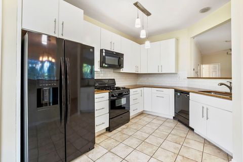 Tiny photo for 71 Pimlico Court, Grayslake, IL 60030 (MLS # 12441622)
