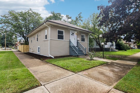 Photo of 1601 S 20th Avenue, Maywood, IL 60153 (MLS # 12768155)