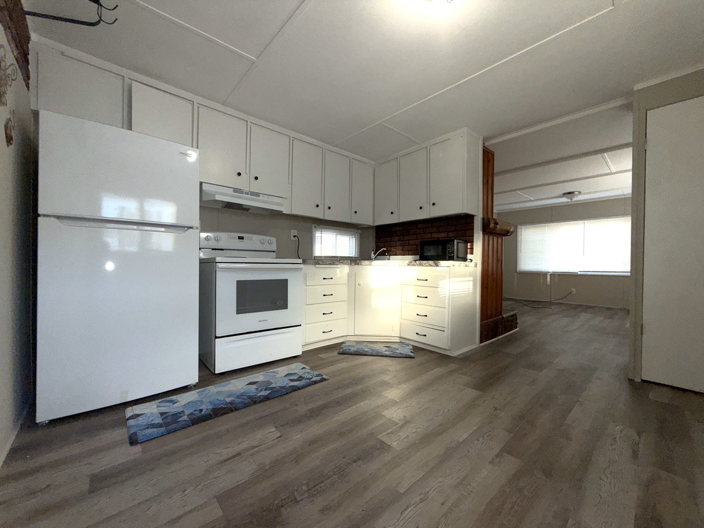 1327 W BRANCH Road