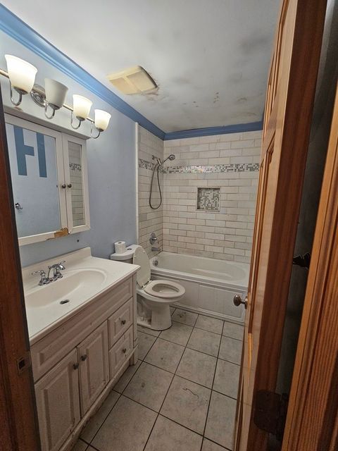 Tiny photo for 340 Somerset Drive, Streamwood, IL 60107 (MLS # 12413652)