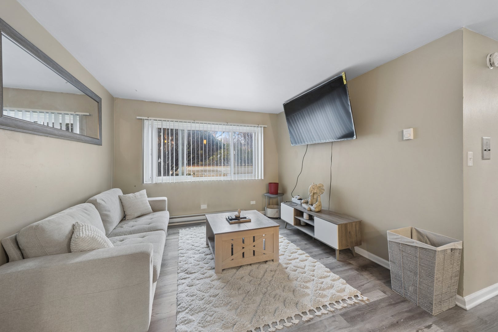 727 S Maple Avenue 100