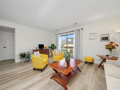 Tiny photo for 4917 W 109th Street #202, Oak Lawn, IL 60453 (MLS # 12422024)