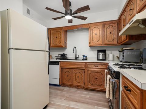 Tiny photo for 4917 W 109th Street #202, Oak Lawn, IL 60453 (MLS # 12422024)