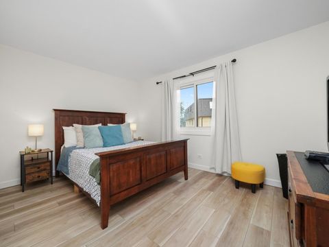 Tiny photo for 4917 W 109th Street #202, Oak Lawn, IL 60453 (MLS # 12422024)