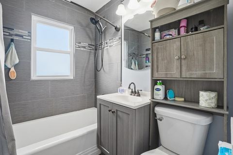 Tiny photo for 4240 Custer Avenue, Brookfield, IL 60513 (MLS # 12507182)