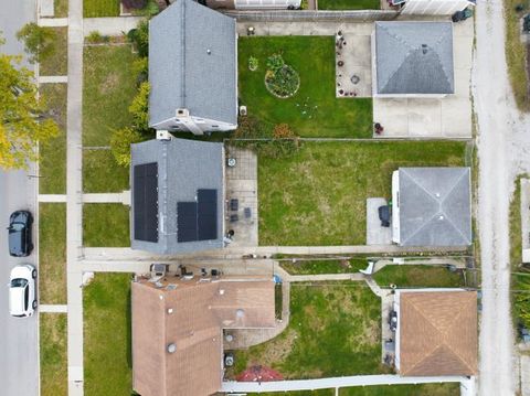 Tiny photo for 4240 Custer Avenue, Brookfield, IL 60513 (MLS # 12507182)