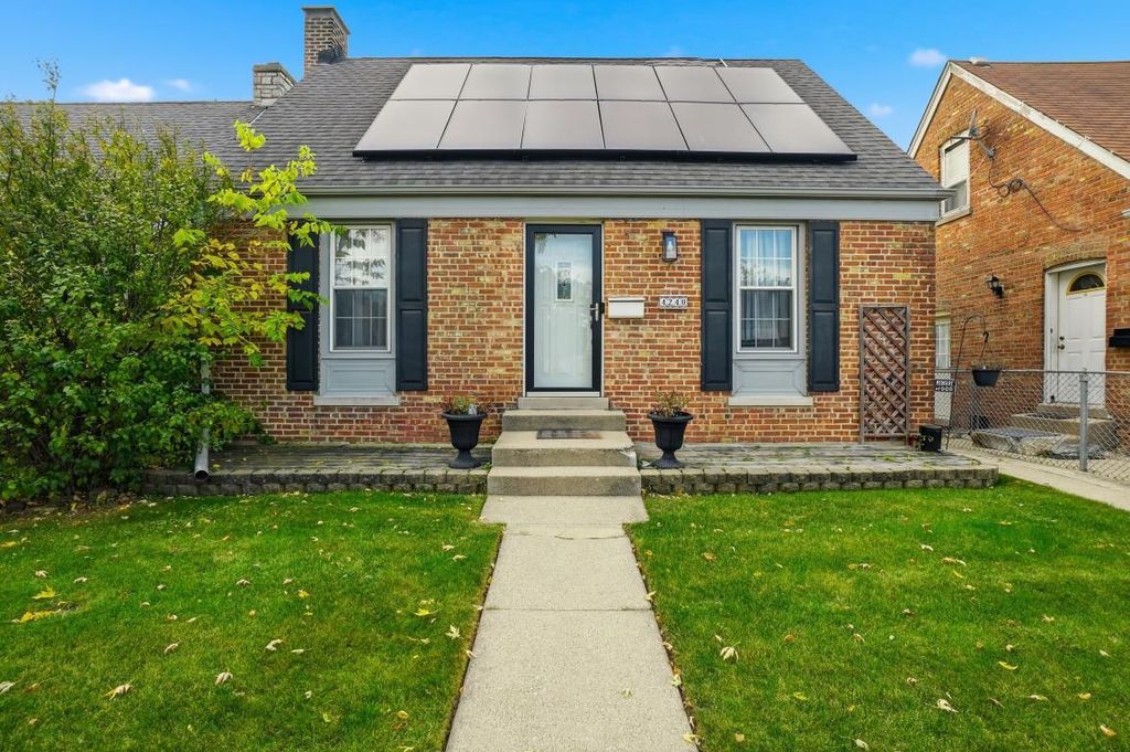 Photo for 4240 Custer Avenue, Brookfield, IL 60513 (MLS # 12507182)