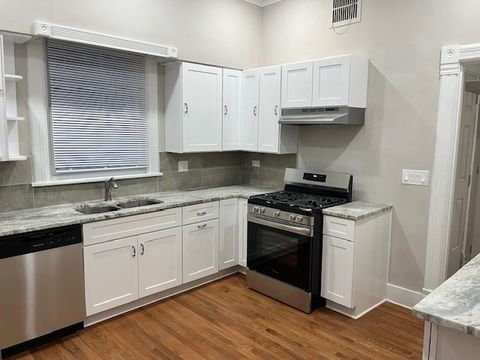 Tiny photo for 61 7 Avenue, La Grange, IL 60525 (MLS # 12592190)