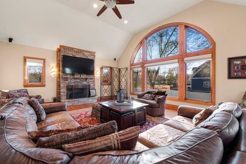 Tiny photo for 200 N School Street, Mount Prospect, IL 60056 (MLS # 12394023)