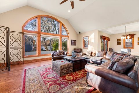 Tiny photo for 200 N School Street, Mount Prospect, IL 60056 (MLS # 12394023)