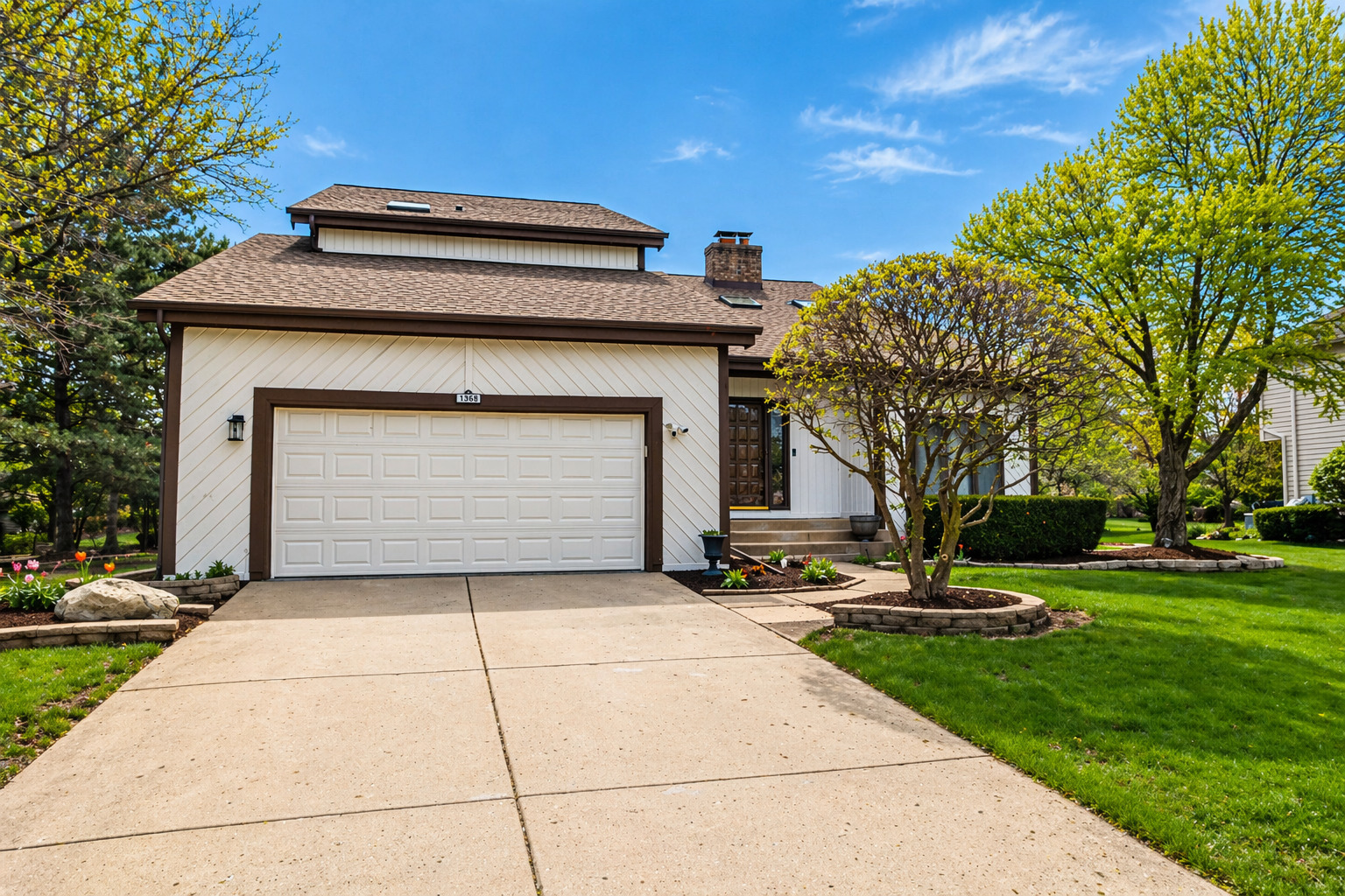 1368 Hunter Circle