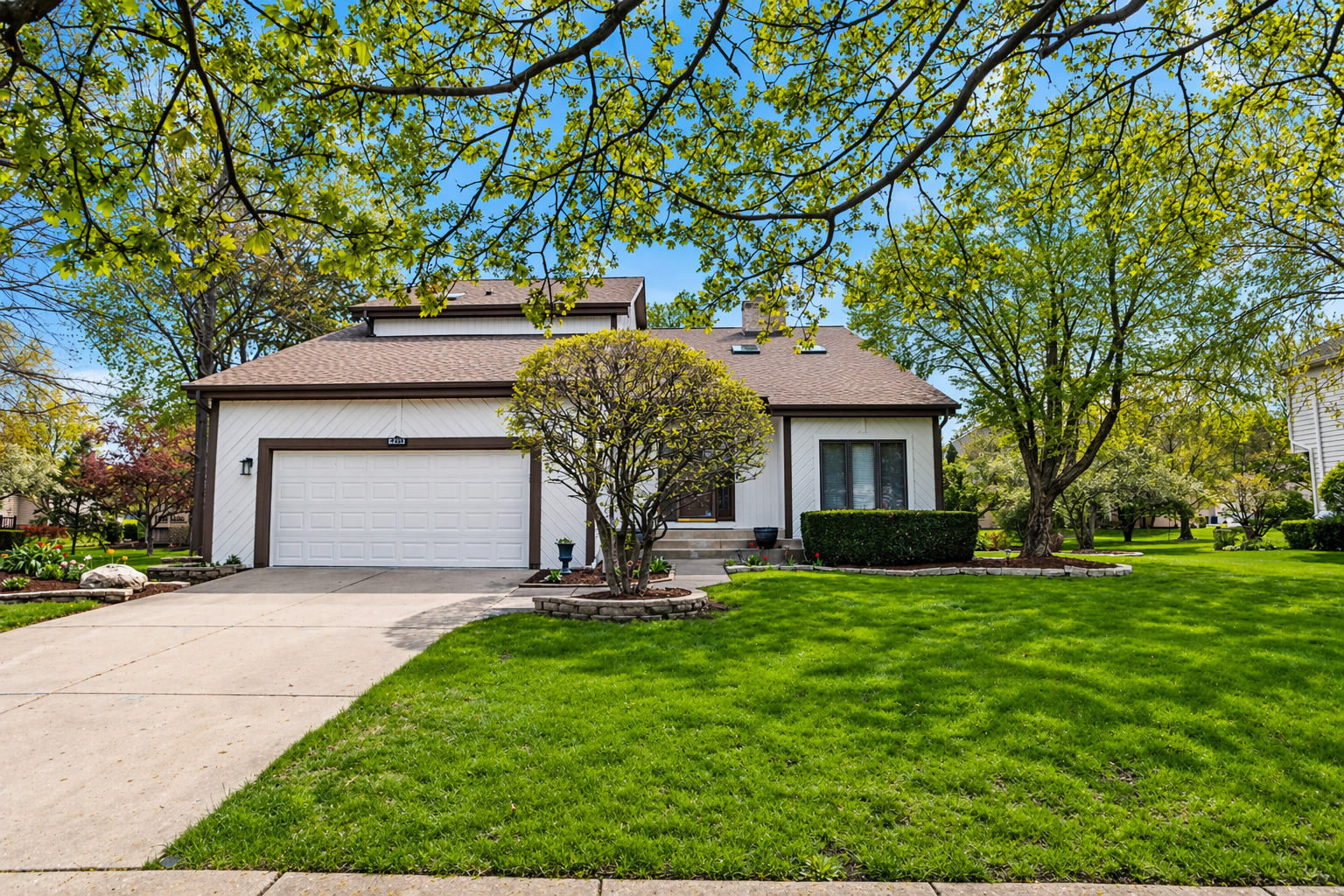 1368 Hunter Circle